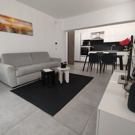Appartamento Pama Mar Imperia Esterno foto