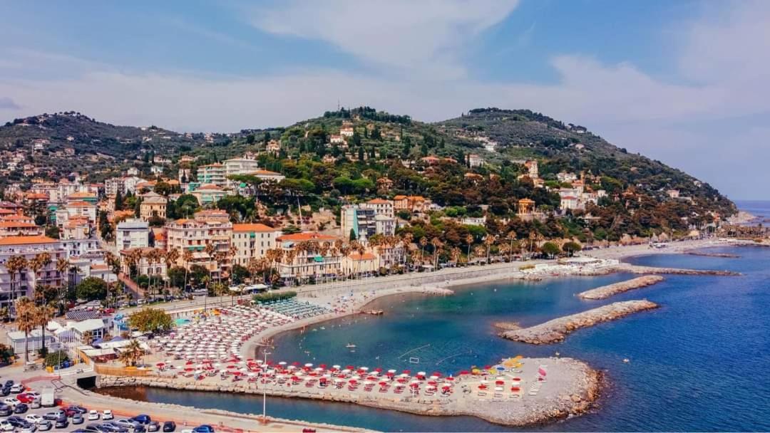 Appartamento Pama Mar Imperia Esterno foto
