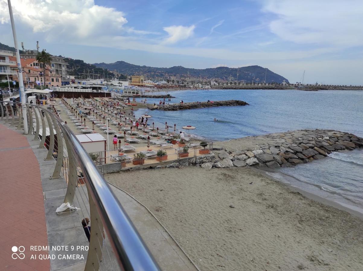 Appartamento Pama Mar Imperia Esterno foto